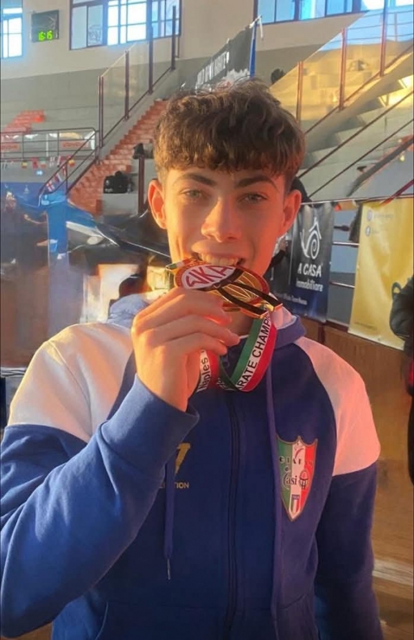 La fiaccola olimpica e il Tedoforo di Sezze