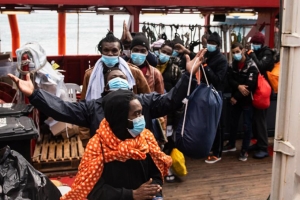 Migranti: un'altra figuraccia del governo della Destra