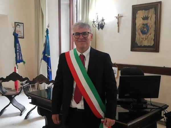 Avviso del Sindaco Lucidi. Cercasi segretario personale