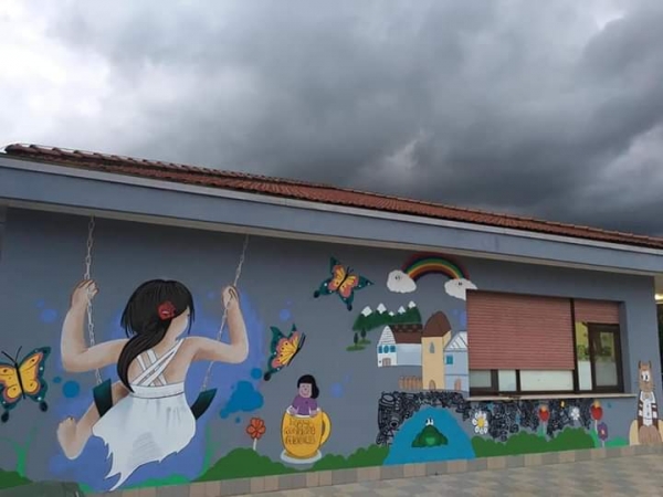Il murales che rende viva la scuola del quartiere Crocevecchia