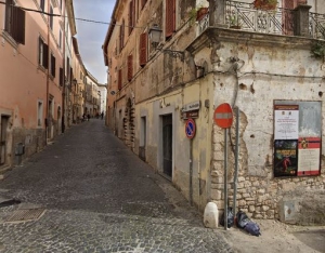 Il centro storico sta morendo, chiuse molte attività. Politica assente