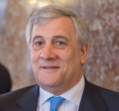 Tajani e le gonne delle donne